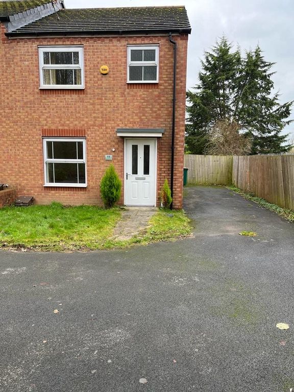 4 bed property to rent in Cherry Tree Drive, Coventry CV4, £1,600 pcm