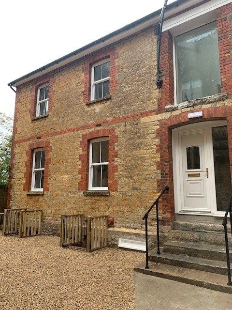 3 bed flat to rent in Windermere House, Coldharbour, Milborne Port DT9, £850 pcm