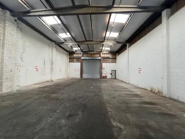 Light industrial to let in & 112B Coronation Road, Cressex Business Park, High Wycombe, Bucks HP12, £100,895 pa