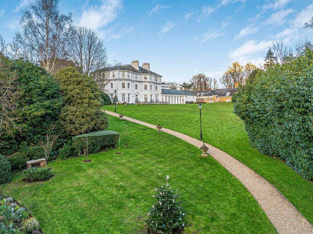 1 bed flat for sale in Kingston Hill Place, Kingston Upon Thames KT2, £875,000