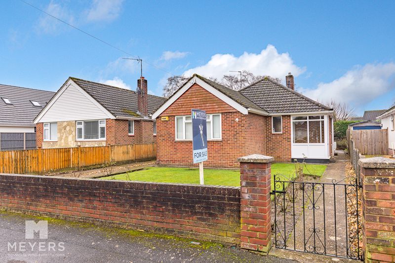 3 bed bungalow for sale in Bognor Road, Broadstone BH18, £450,000
