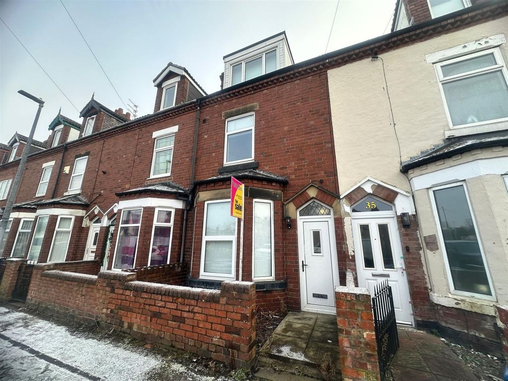 5 bed terraced house for sale in Kingsway, Goole DN14, £130,000
