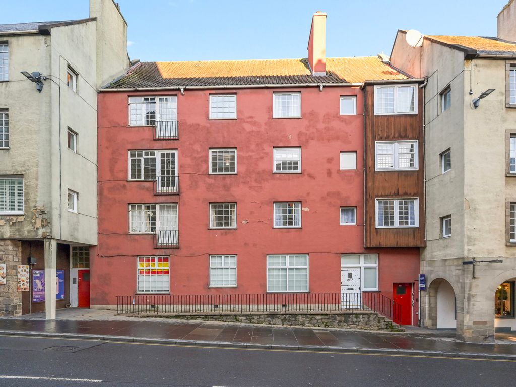2 bed flat for sale in 255/1 Canongate, Edinburgh EH8, £270,000