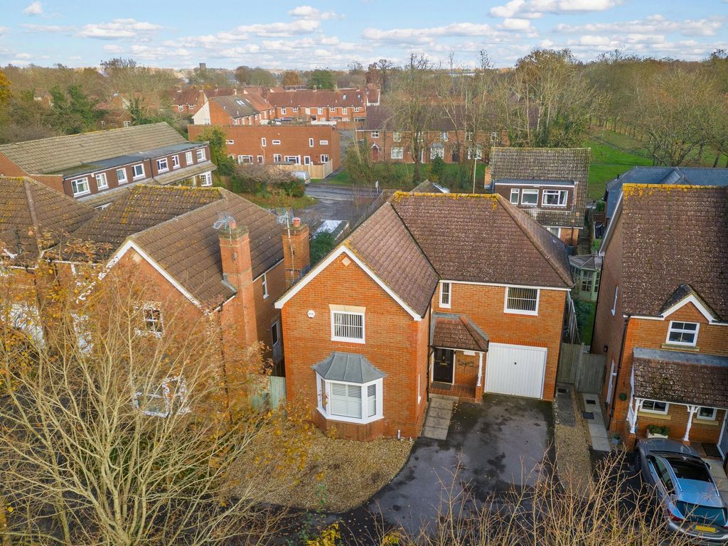 4 bed detached house for sale in Bushell Way, Arborfield RG2, £600,000