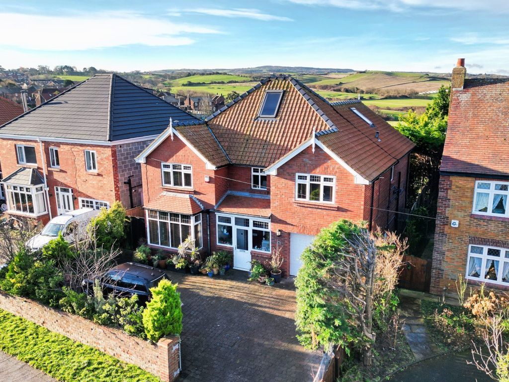 5 bed detached house for sale in Love Lane, Whitby YO21, £565,000
