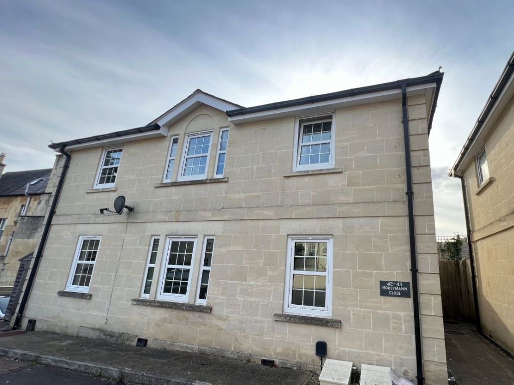 2 bed flat to rent in Horstmann Close, Bath BA1, £1,450 pcm