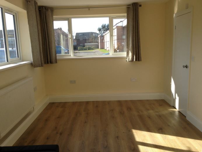 Room to rent in Humber Way, Langley, Slough SL3, £745 pcm