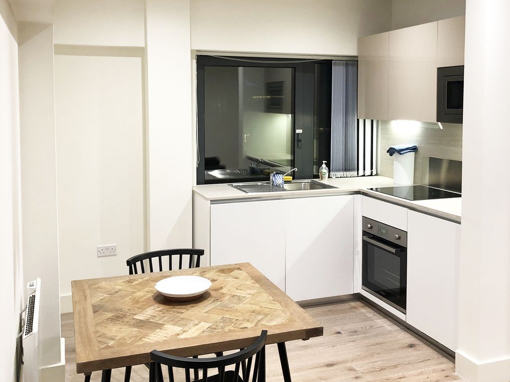 1 bed flat for sale in Mondial Way, Hayes UB3, £244,000