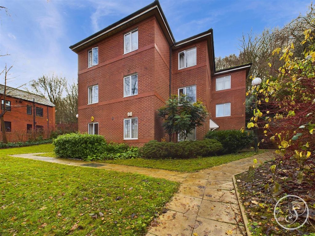 2 bed flat for sale in Meanwood Heights, Meanwood Road, Leeds LS7, £125,000