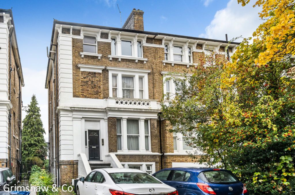 2 bed flat for sale in Argyle Road, Ealing W13, £489,950