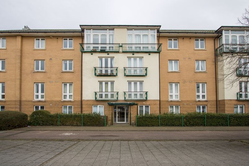 2 bed flat for sale in Roma House, Vellacott Close, Cardiff CF10, £199,950