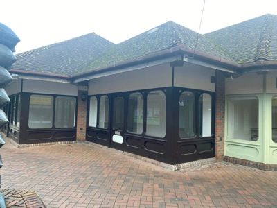 Retail premises to let in 6 The Cornmarket, Market Place, Warminster, Wiltshire BA12, £9,950 pa