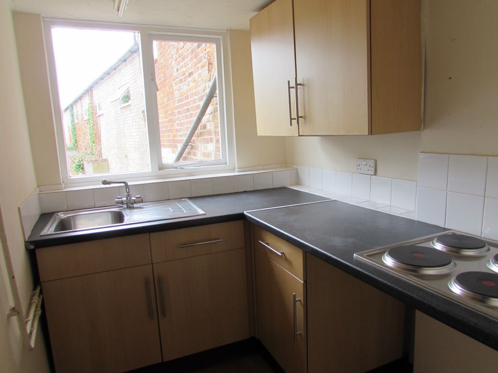 1 bed flat to rent in High Street, Huntingdon PE29, £650 pcm