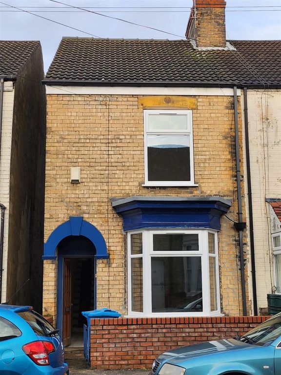 2 bed terraced house for sale in Grafton Street, Hull HU5, £105,000