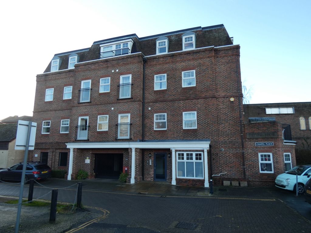 3 bed flat to rent in Steynings House, Chapel Place, Salisbury, Wiltshire SP2, £1,550 pcm