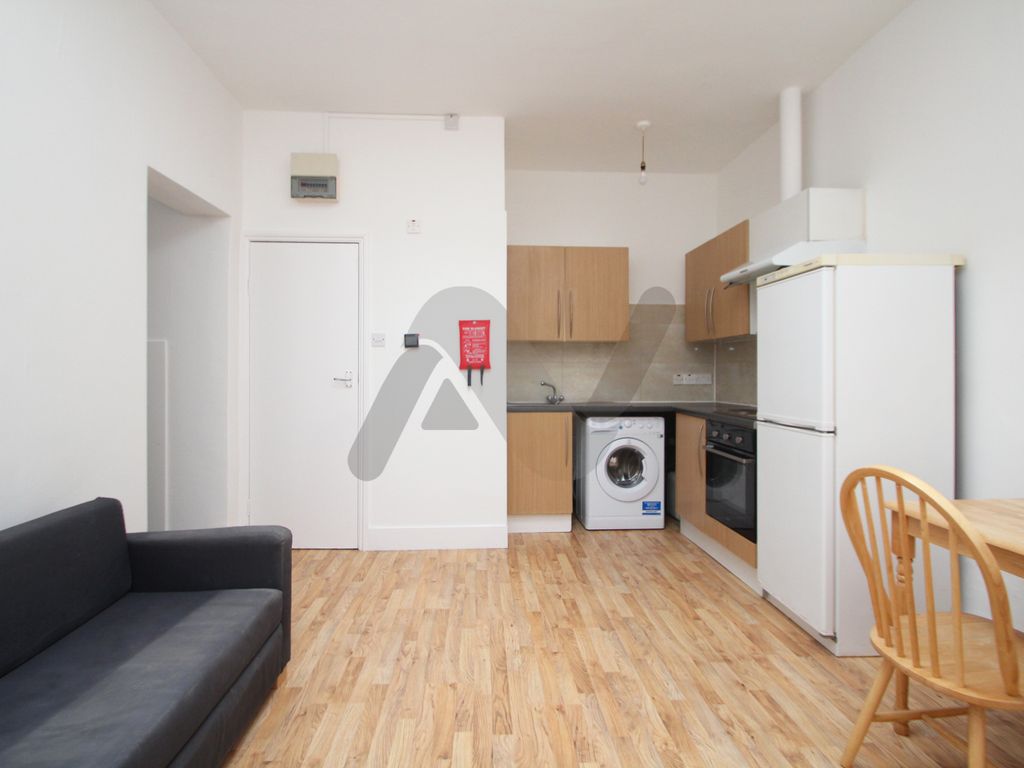 1 bed flat to rent in Seven Sisters Road, London N4, £1,200 pcm