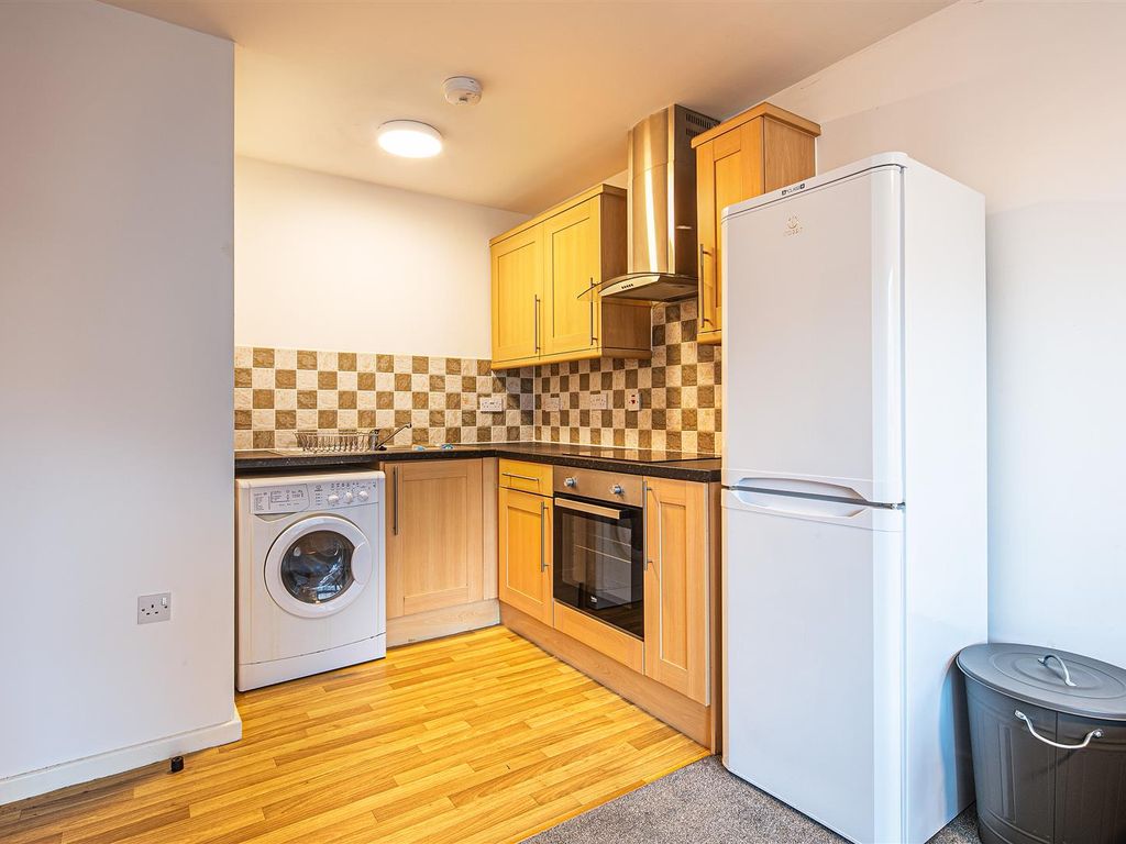 1 bed flat for sale in Mandale House, Bailey Street, Sheffield S1, £78,000