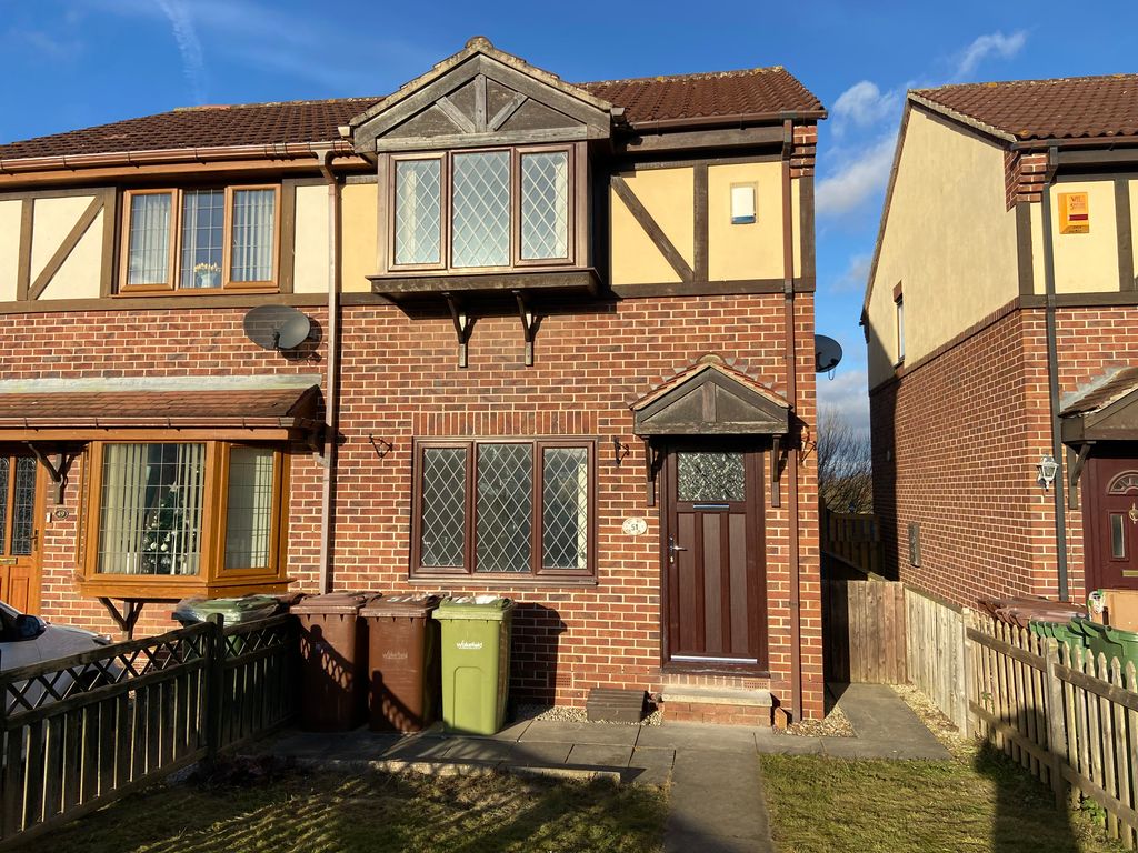 2 bed semi-detached house to rent in Cedar Grove, Pontefract WF7, £750 pcm