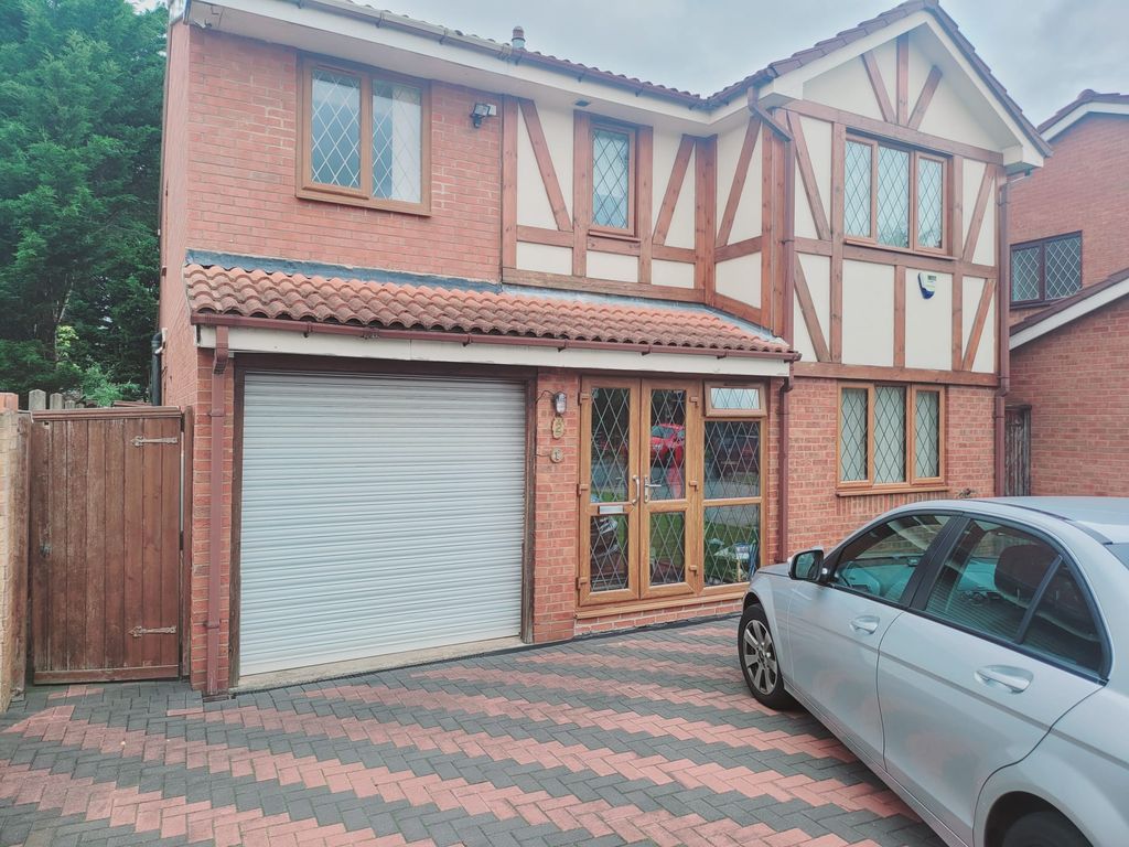 4 bed detached house for sale in Johnson Close, Birmingham B8, £419,950