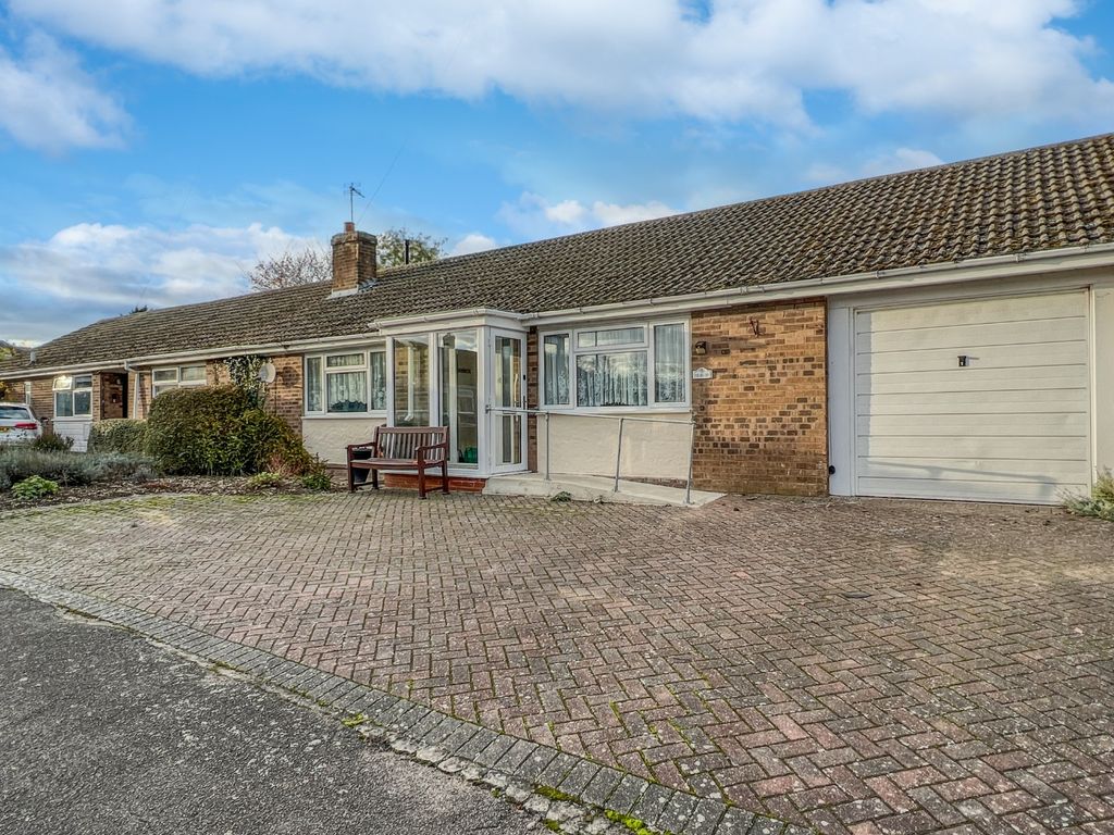 5 bed semi-detached bungalow for sale in Kintbury, Duxford, Cambridge CB22, £425,000