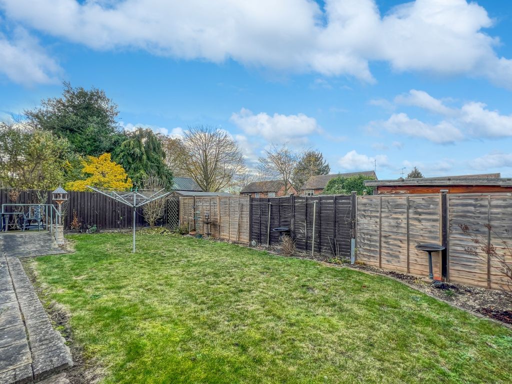 5 bed semi-detached bungalow for sale in Kintbury, Duxford, Cambridge CB22, £425,000
