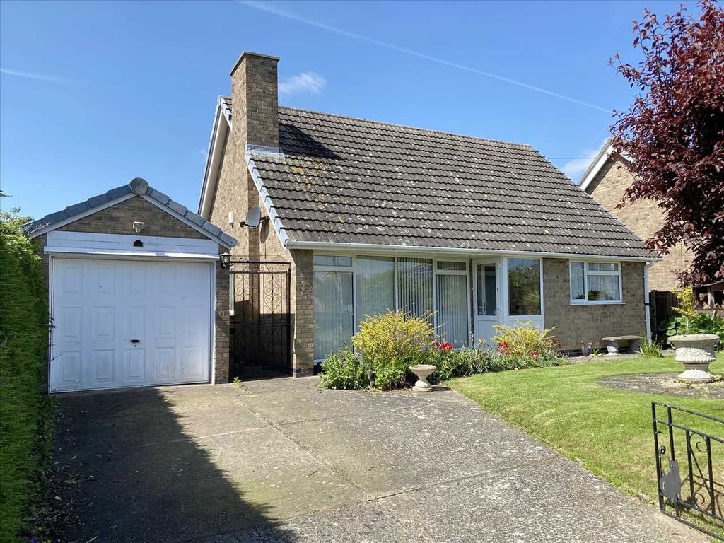 2 bed bungalow for sale in All Saints Grove, Sleaford NG34, £265,000