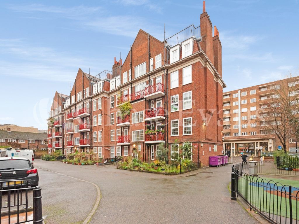 1 bed flat for sale in Dron House, Adelina Grove, Aldgate E1, £300,000