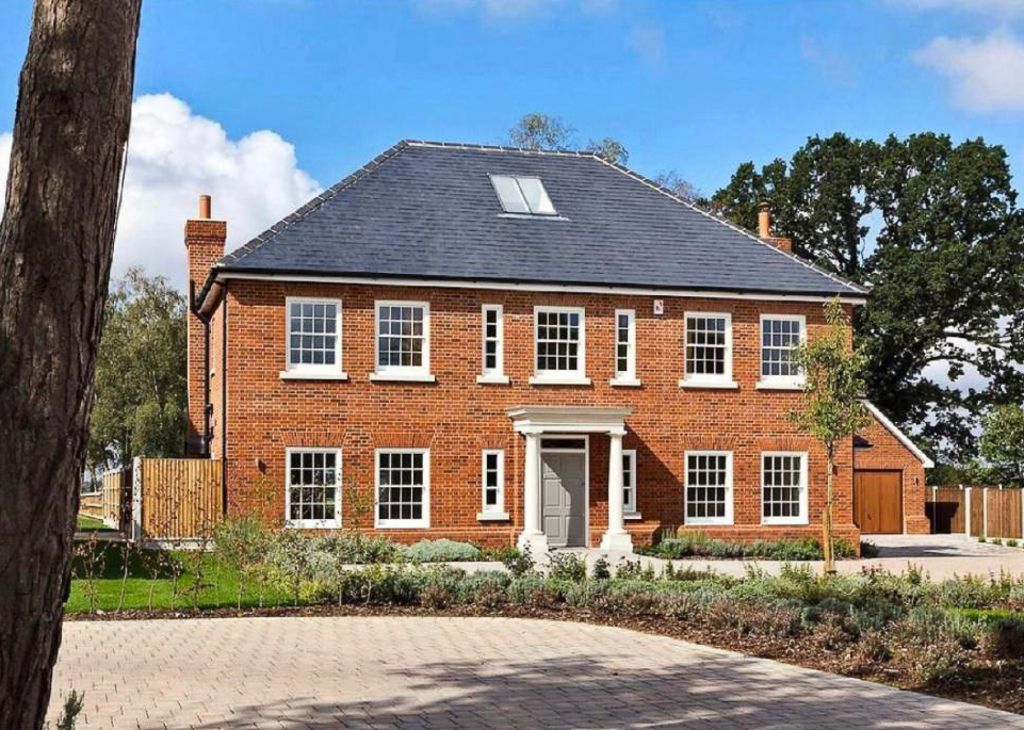 7 bed detached house for sale in Chelmsford Road, Causeway End, Felsted, Dunmow CM6, £1,650,000