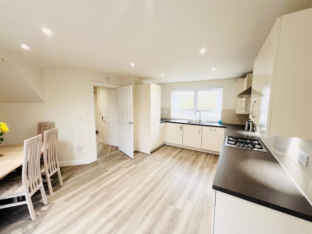 3 bed property for sale in Ribble Avenue, Northwich CW9, £320,000