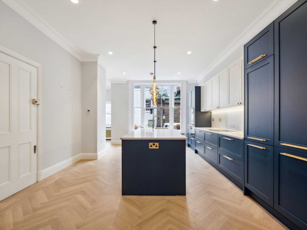 3 bed flat for sale in Draycott Place, Chelsea, London SW3, £3,000,000