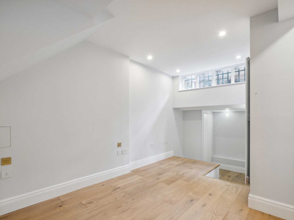 3 bed flat for sale in Draycott Place, Chelsea, London SW3, £3,000,000