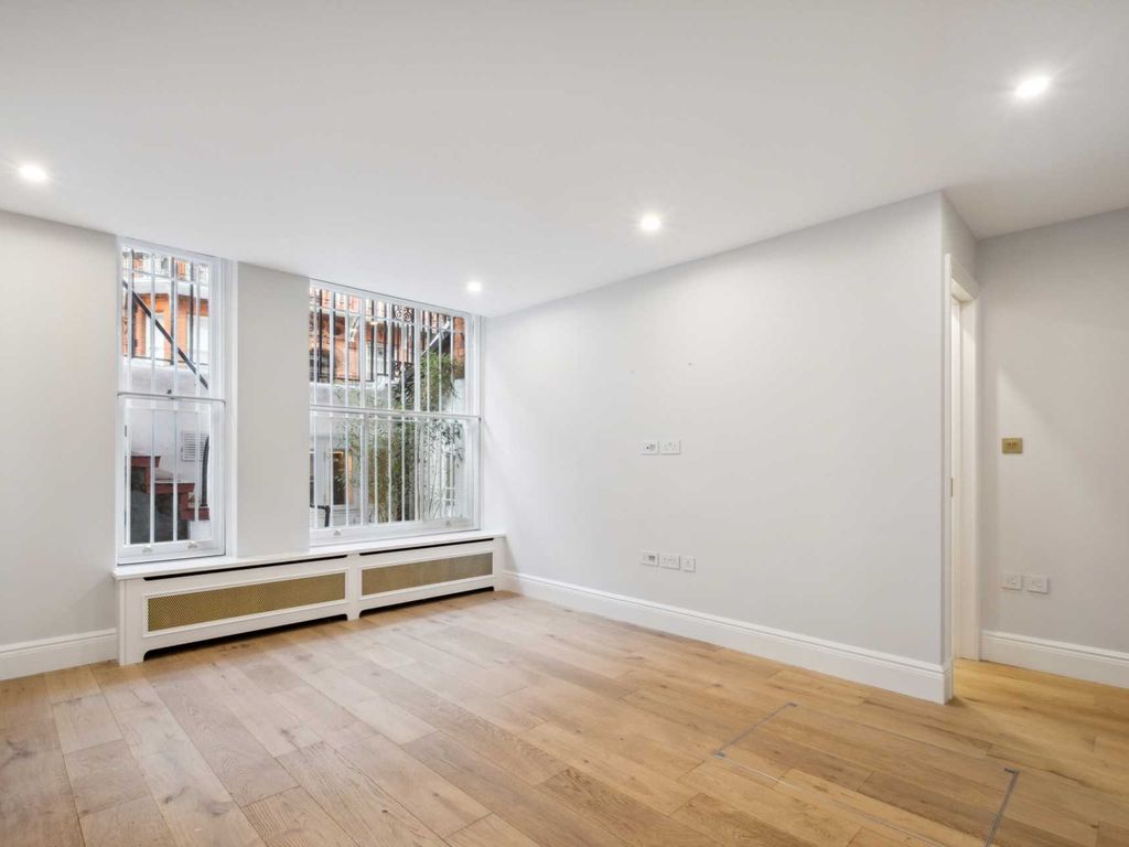 3 bed flat for sale in Draycott Place, Chelsea, London SW3, £3,000,000