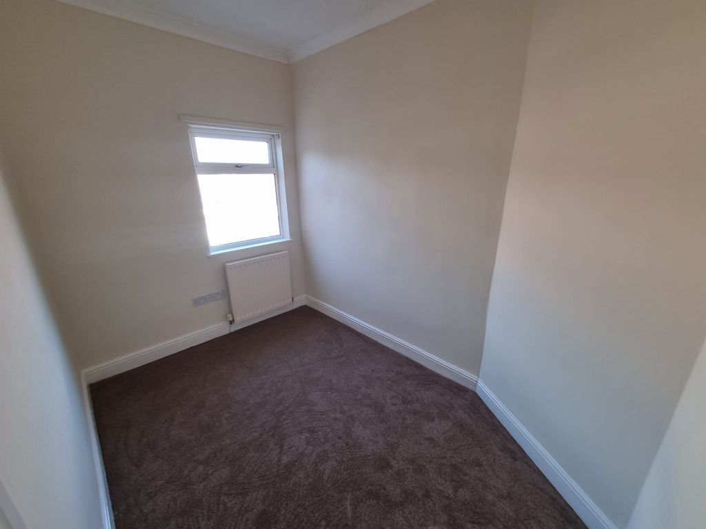 2 bed terraced house to rent in East Parade, Bishop Auckland, County Durham DL14, £470 pcm