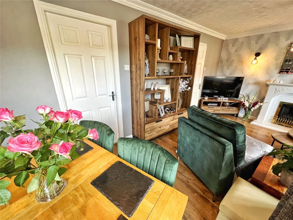 3 bed town house for sale in The Spindles, Mossley OL5, £270,000