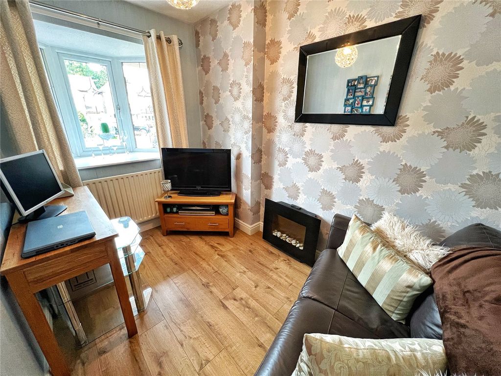 3 bed town house for sale in The Spindles, Mossley OL5, £270,000