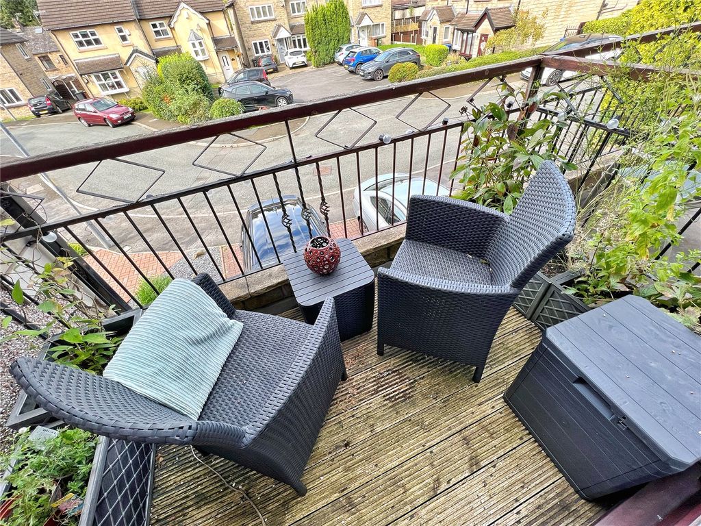 3 bed town house for sale in The Spindles, Mossley OL5, £270,000