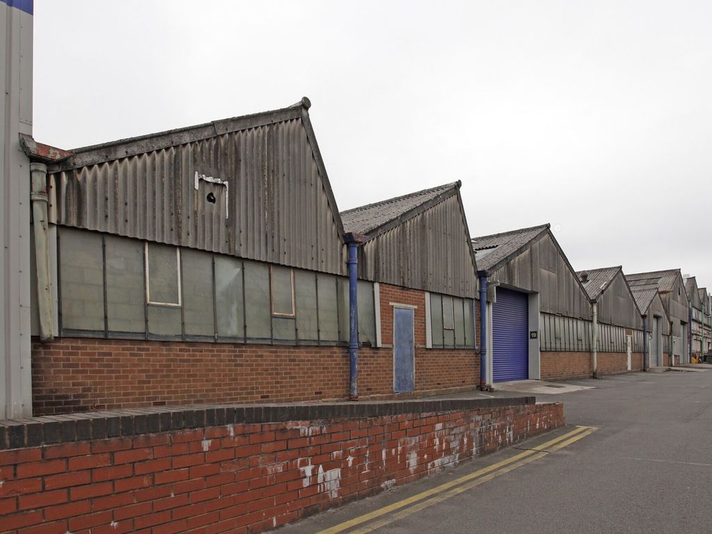 Light industrial to let in Lichfield Road, Walsall WS8, £6,156 pa