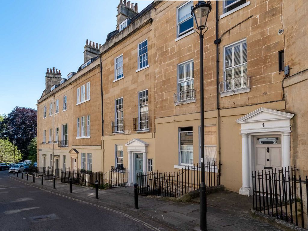 1 bed flat to rent in Park Street, Bath BA1, £1,500 pcm