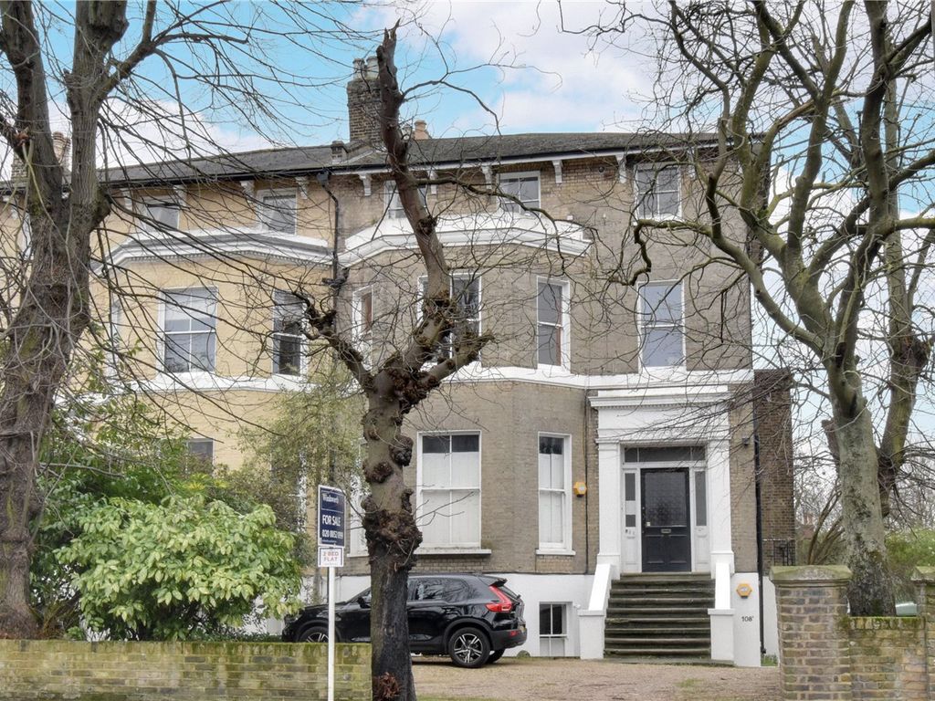 2 bed flat for sale in Shooters Hill Road, Blackheath, London SE3, £360,000