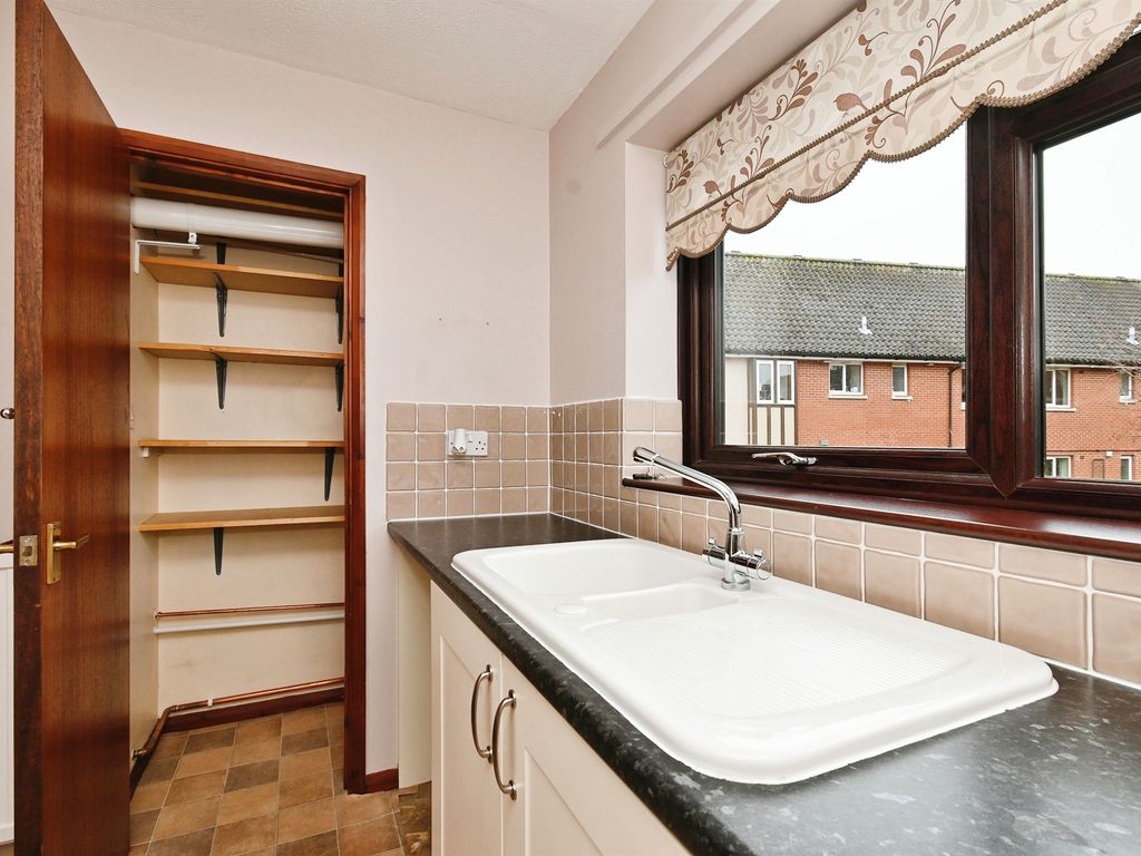 1 bed flat for sale in Church Street, Diss IP22, £125,000