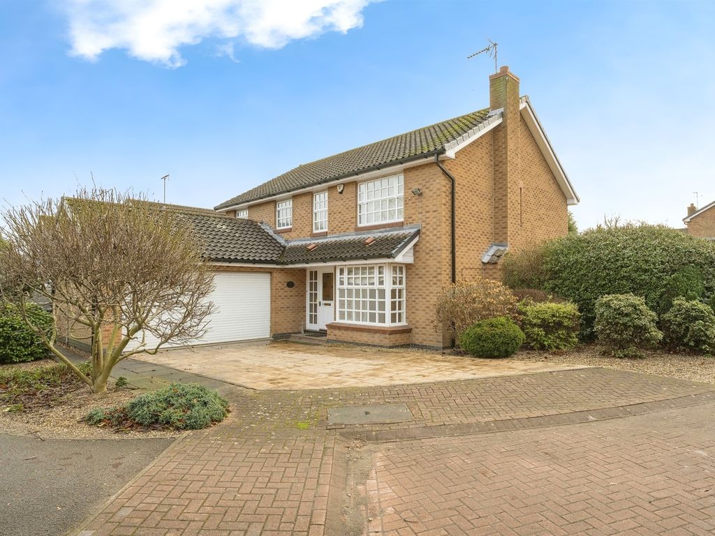 4 bed detached house for sale in Beaufont Gardens, Bawtry, Doncaster DN10, £425,000