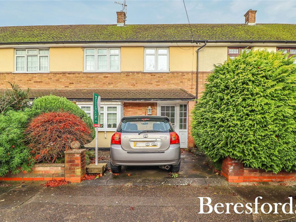 3 bed terraced house for sale in Swan Avenue, Upminster RM14, £400,000