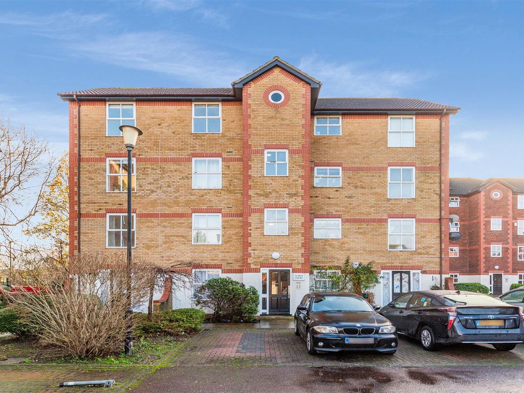 1 bed flat to rent in Appleton Square, Mitcham CR4, £1,450 pcm