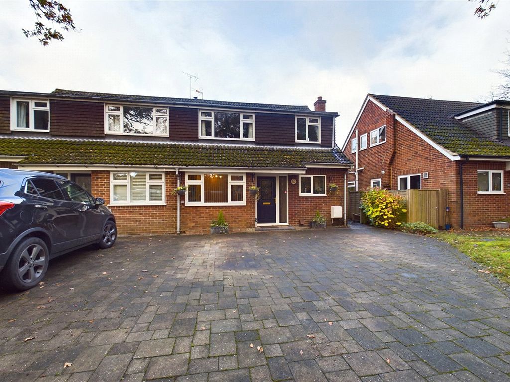4 bed semi-detached house to rent in West End Road, Mortimer Common, Reading, Berkshire RG7, £2,000 pcm