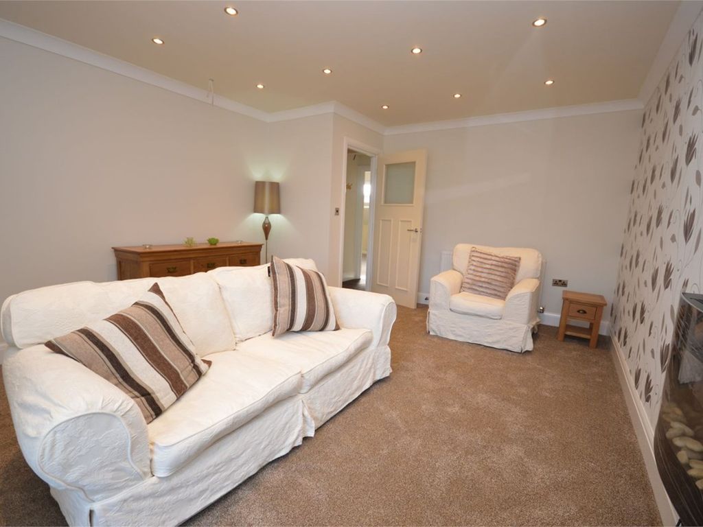 2 bed flat to rent in 5 Thornhill Gardens, Sunderland SR2, £675 pcm
