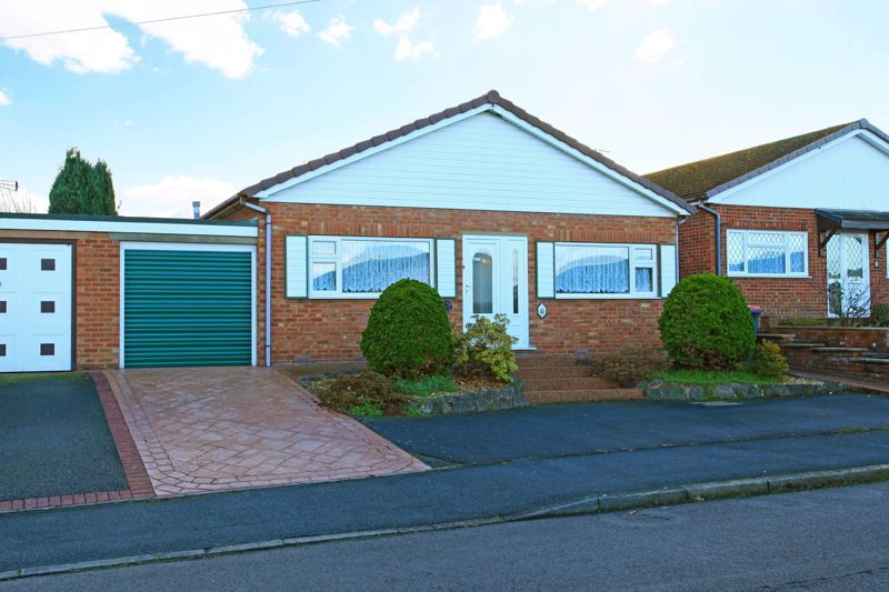 2 bed detached bungalow to rent in St. Michaels Drive, Trench, Telford TF2, £950 pcm