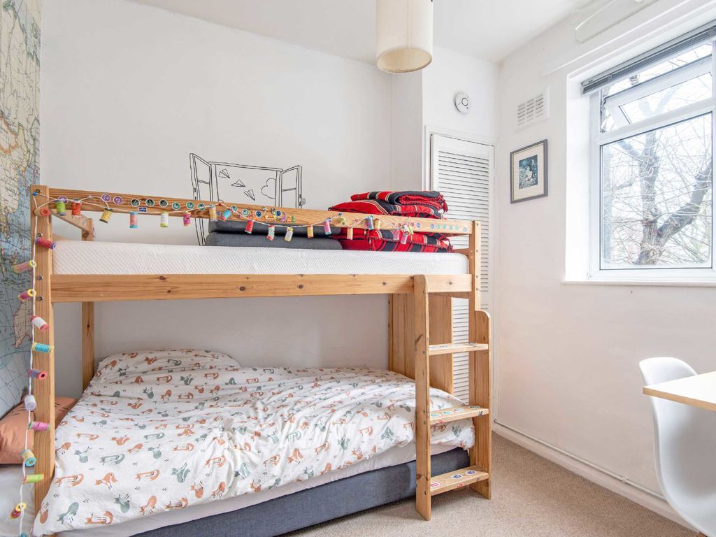 2 bed flat for sale in Rhondda Grove, London E3, £525,000