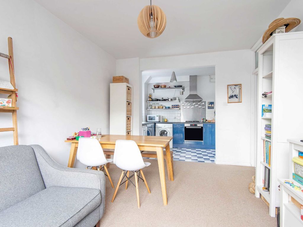 2 bed flat for sale in Rhondda Grove, London E3, £525,000