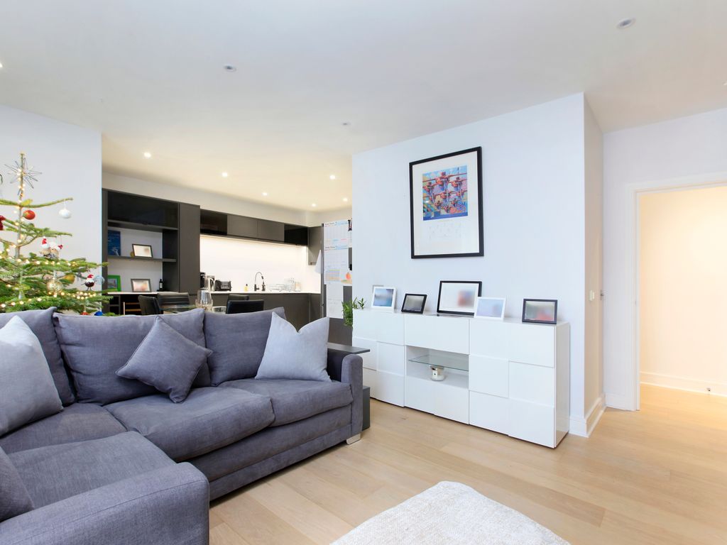 2 bed flat for sale in Bridge Theatre Apartments, 214 Battersea Bridge Road, London SW11, £750,000