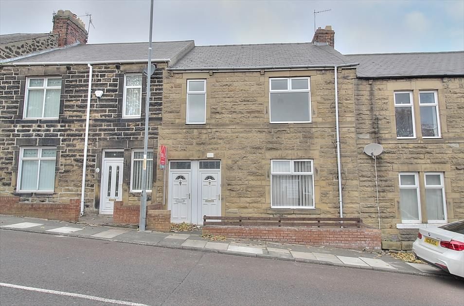 2 bed flat to rent in Springfield Terrace, Felling, Gateshead NE10, £595 pcm